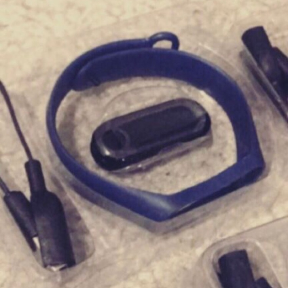 Dark navy blue smart watch- connects to phone